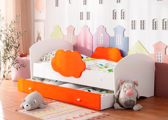 Кровать с бортиками Тучка с ящиком, корпус Белый, фасад Оранжевый в Ульяновске - изображение